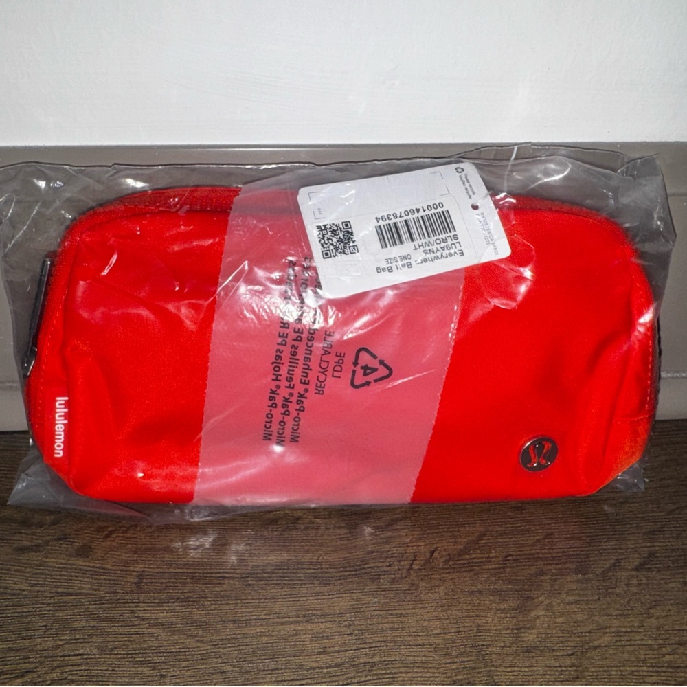 Lululemon Everywhere Belt Bag